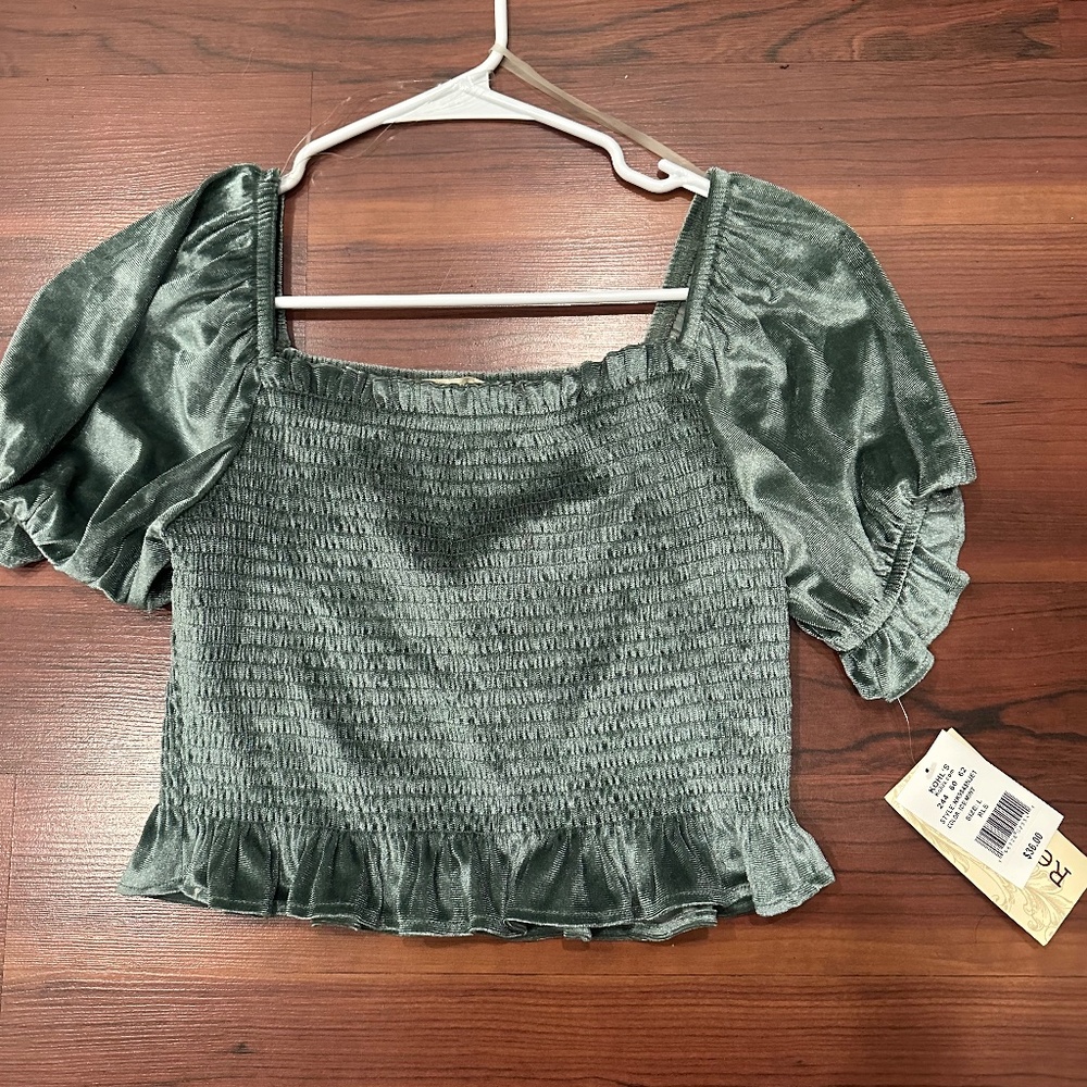 Green crop shirt